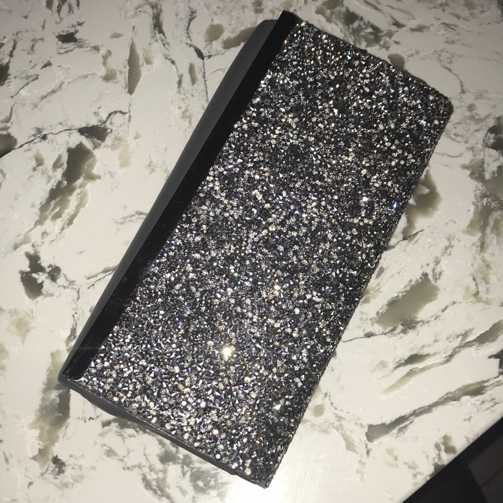 Jeweled clutch in great condition!